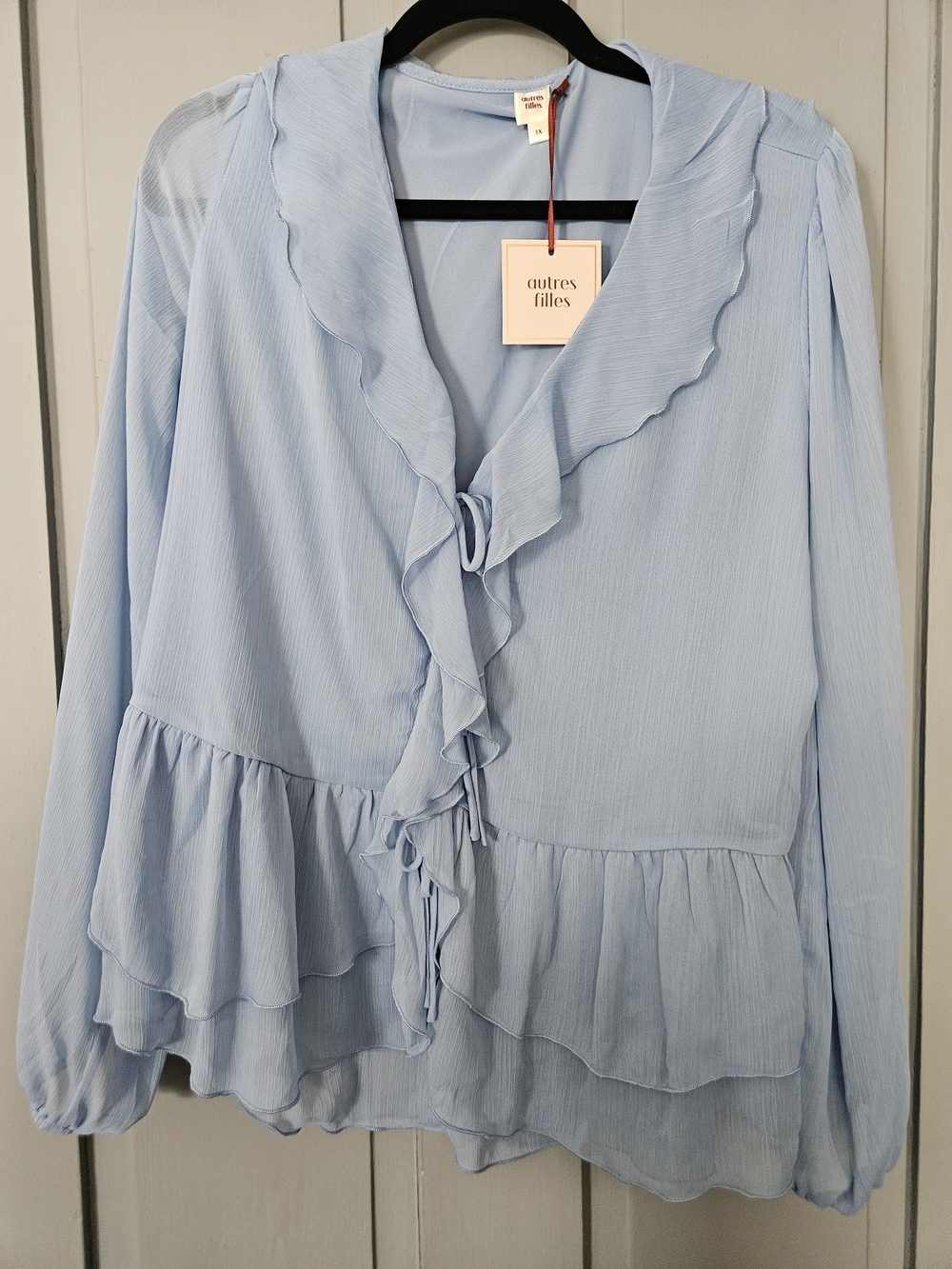 Autres Filles NWT Light Blue Ruffle Long-Sleeve Blouse